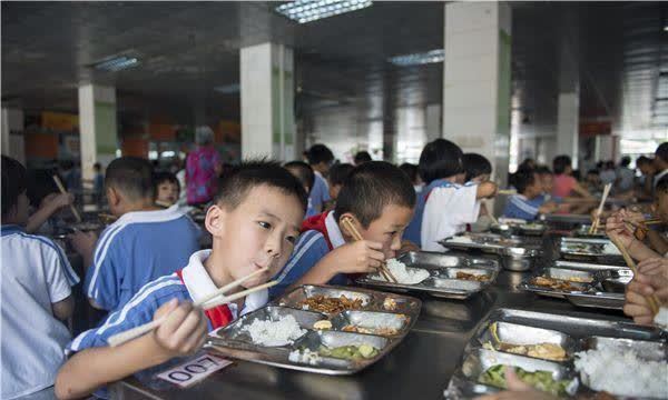 封閉學校食堂招租啟事，致力于優質餐飲體驗